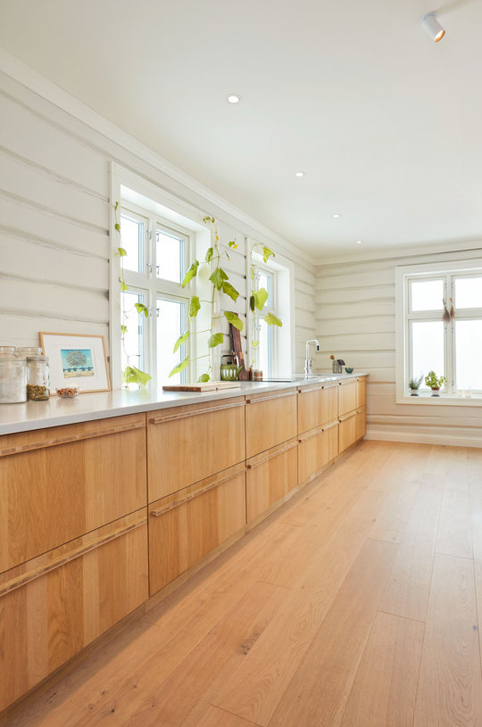 Eikekjokken I Renovert Hus